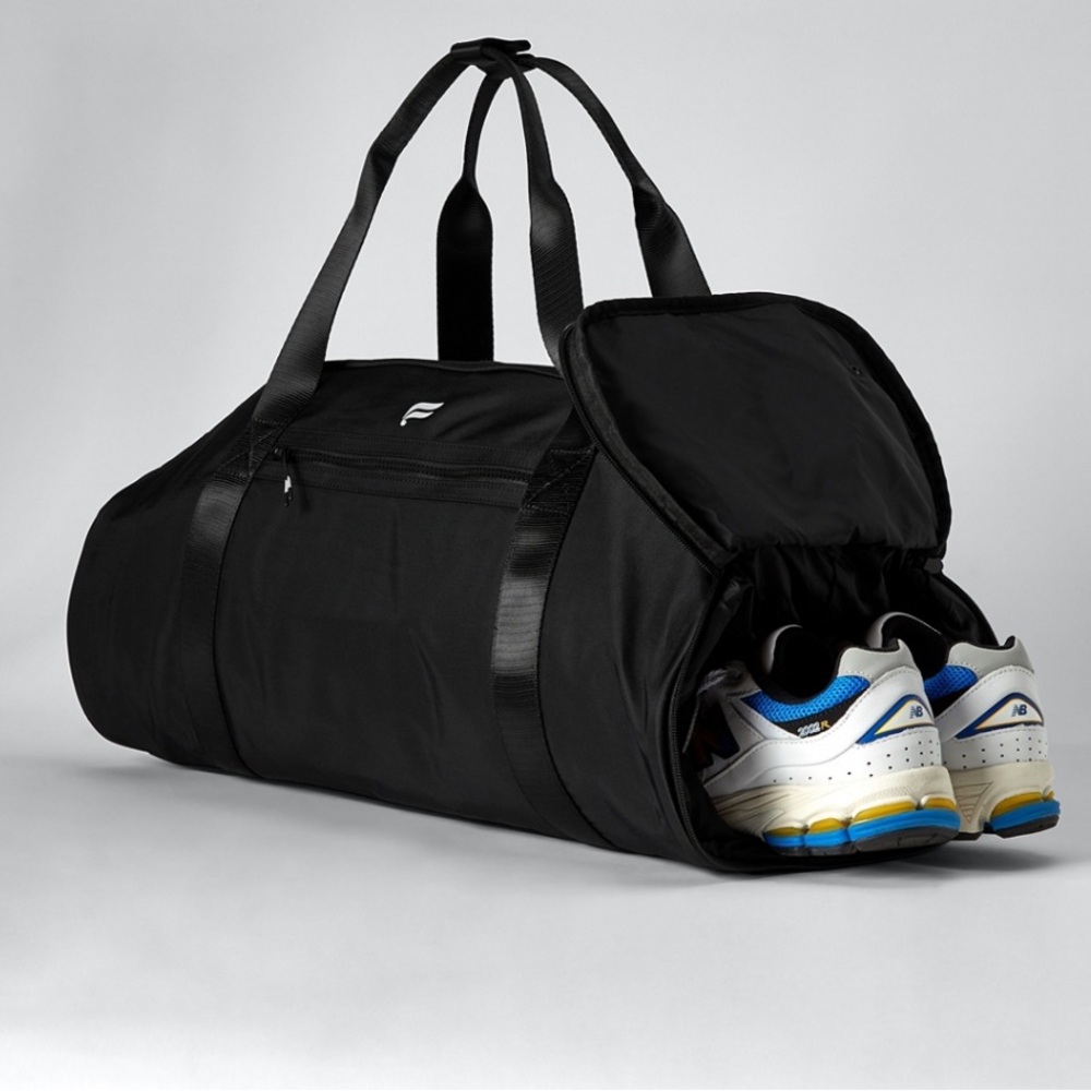 Fabletics Gym Duffle Bag in black - Picture 3 of 3